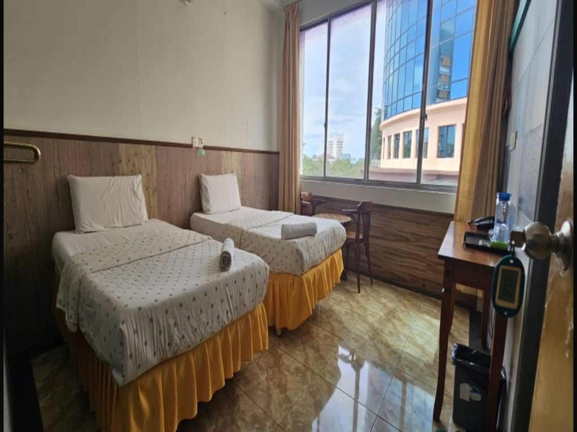 Oyo 90979 Sianglory Inn 코타키나발루 외부 사진